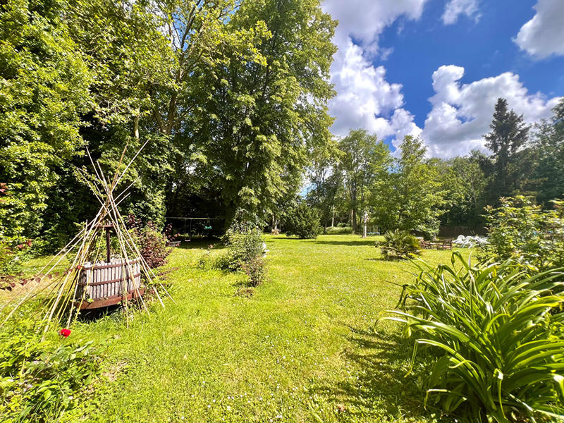 Maison - 483 m² - 16 pièces