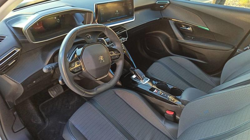 Peugeot 2008 II 1.5 BlueHDi 130 Eat8 Allure Business - Automatique