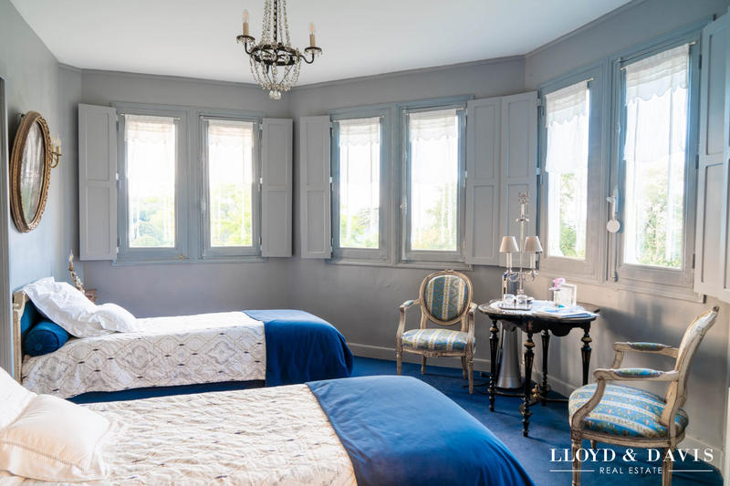 Viager - Manoir - 355 m² - 16 pièces