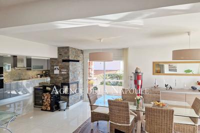 Appartement - 109 m² - 3 pièces