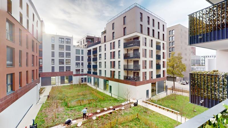 Appartement - 99 m² - 4 pièces