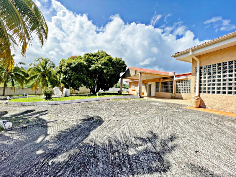 Maison - 317 m² - 8 pièces