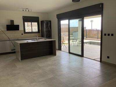 Maison - 104 m² - 4 pièces