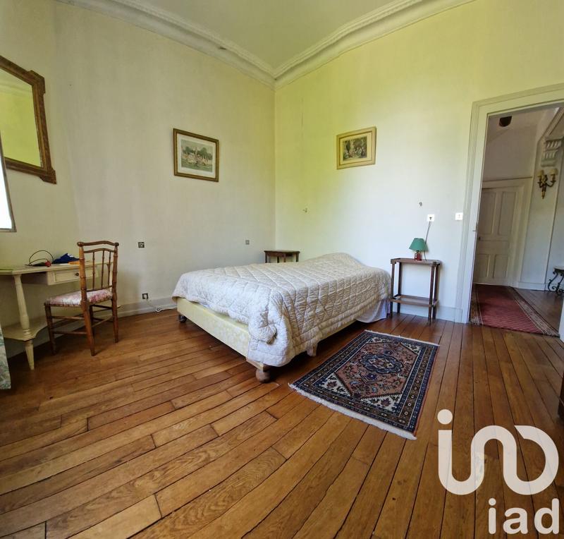 Maison - 270 m² - 16 pièces