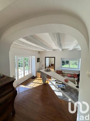 Maison - 221 m² - 8 pièces