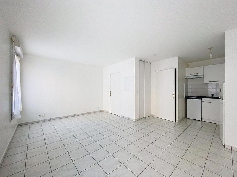 Studio - 30 m² - 1 pièce