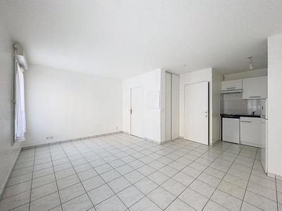 Studio - 30 m² - 1 pièce