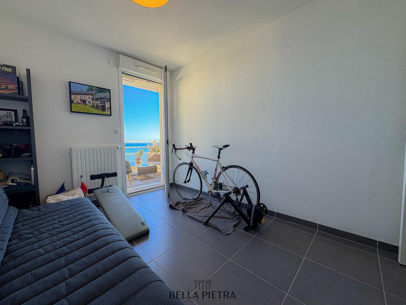 Appartement - 90 m² - 4 pièces