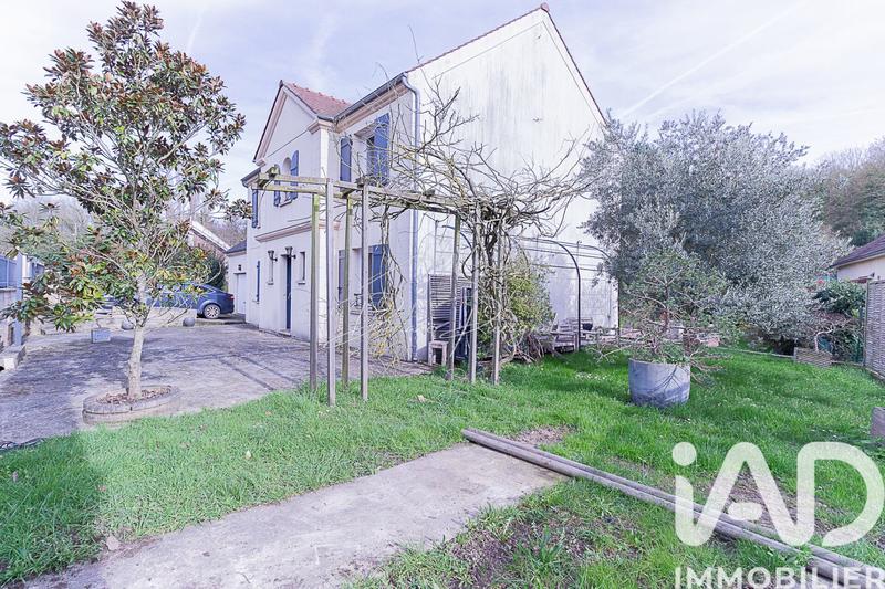 Maison - 185 m² - 10 pièces