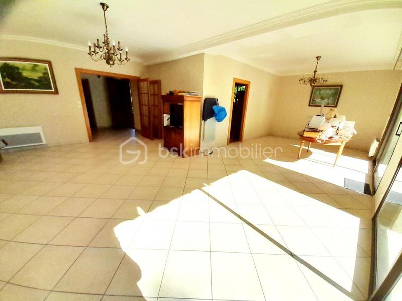 Maison - 193 m² - 8 pièces