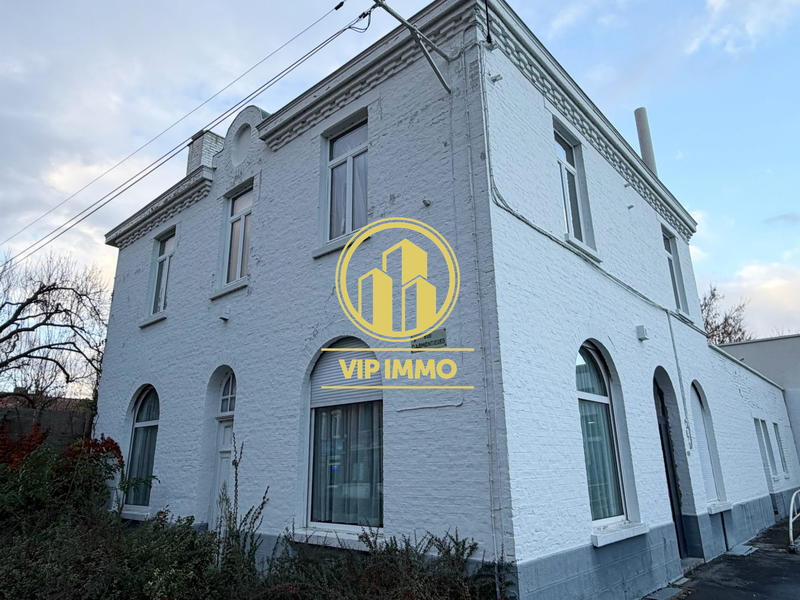 Maison - 166 m² - 8 pièces