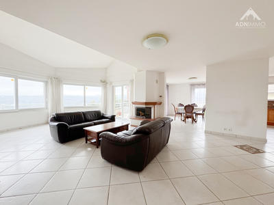 Maison - 180 m² - 5 pièces