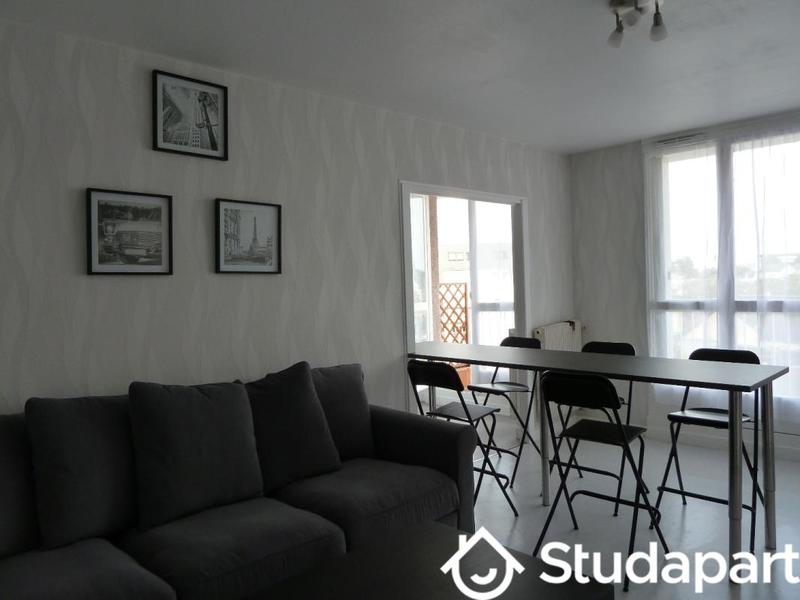 Chambre - 79 m² - 1 pièce