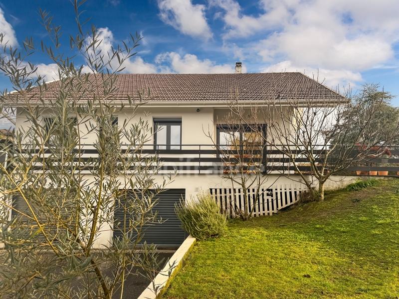 Maison - 200 m² - 7 pièces