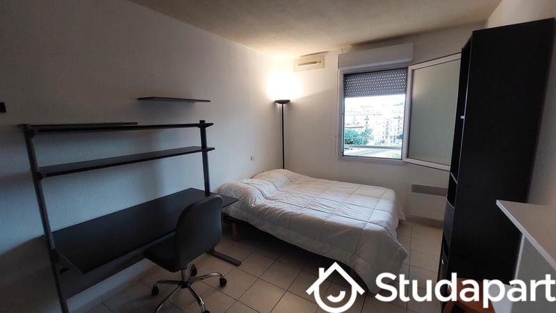 Chambre - 10 m² - 1 pièce