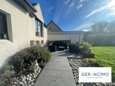 Maison - 241 m² - 7 pièces