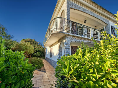 Villa - 150 m² - 6 pièces