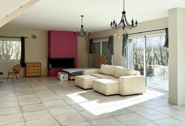 Maison - 316 m² - 13 pièces