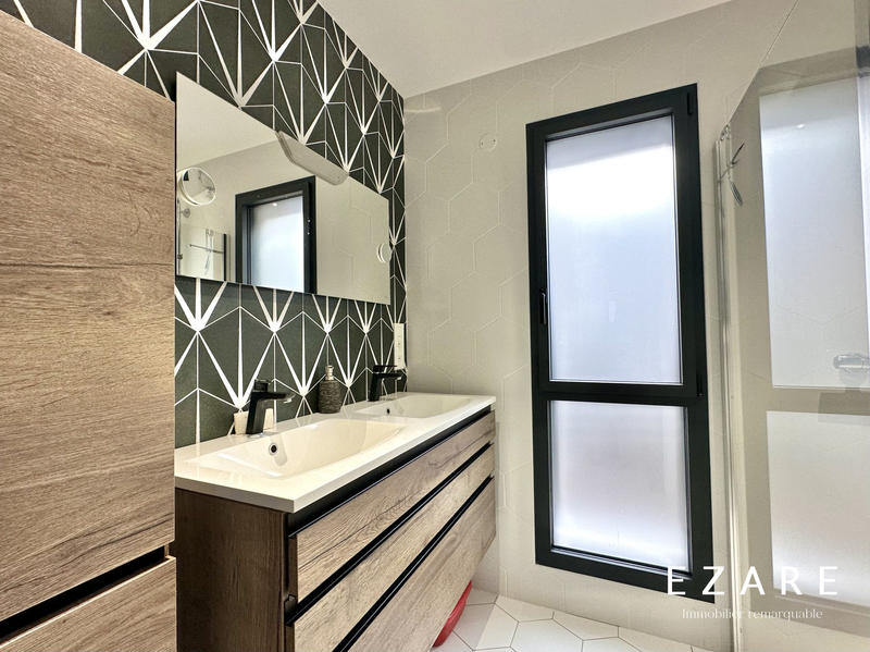 Maison - 186 m² - 7 pièces