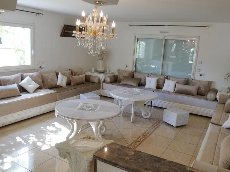 Maison - 258 m² - 8 pièces