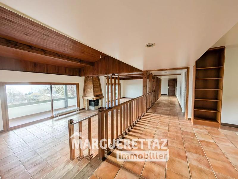 Villa - 214 m² - 6 pièces