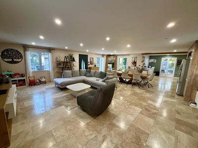 Villa - 210 m² - 6 pièces