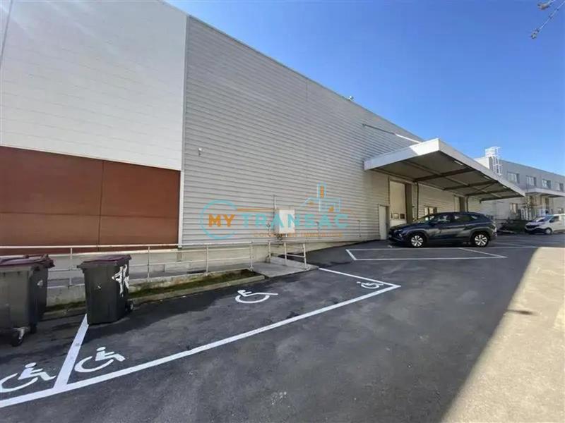 Local d'activités - 1 375 m²