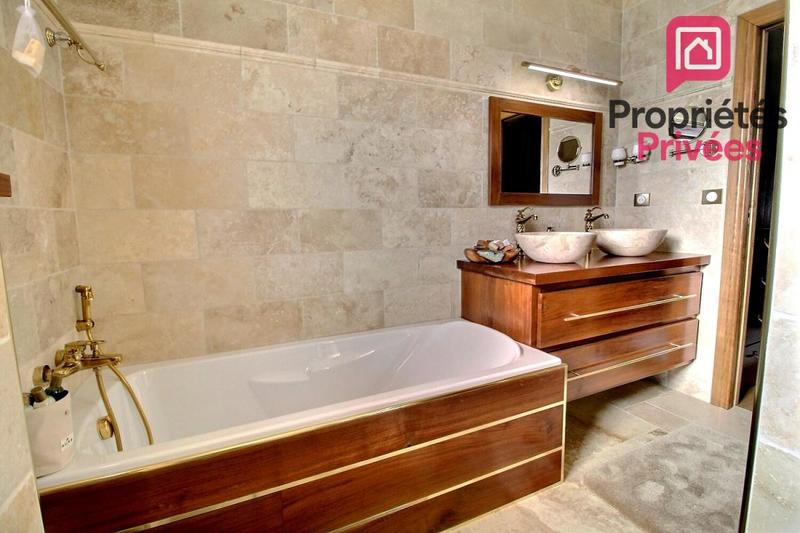 Propriété - 195 m² - 7 pièces