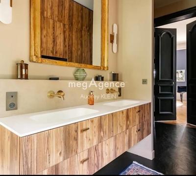 Maison - 320 m² - 10 pièces