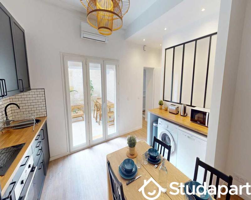 Chambre - 80 m² - 1 pièce