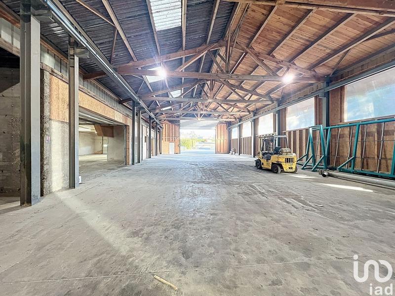 Local commercial - 2 460 m²