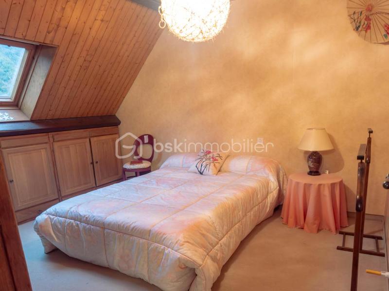 Maison traditionnelle - 210 m² - 6 pièces