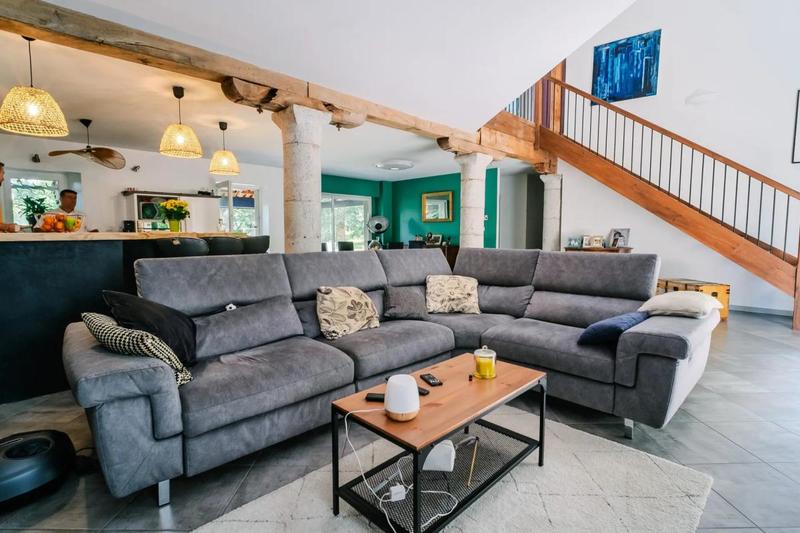 Demeure - 180 m² - 6 pièces