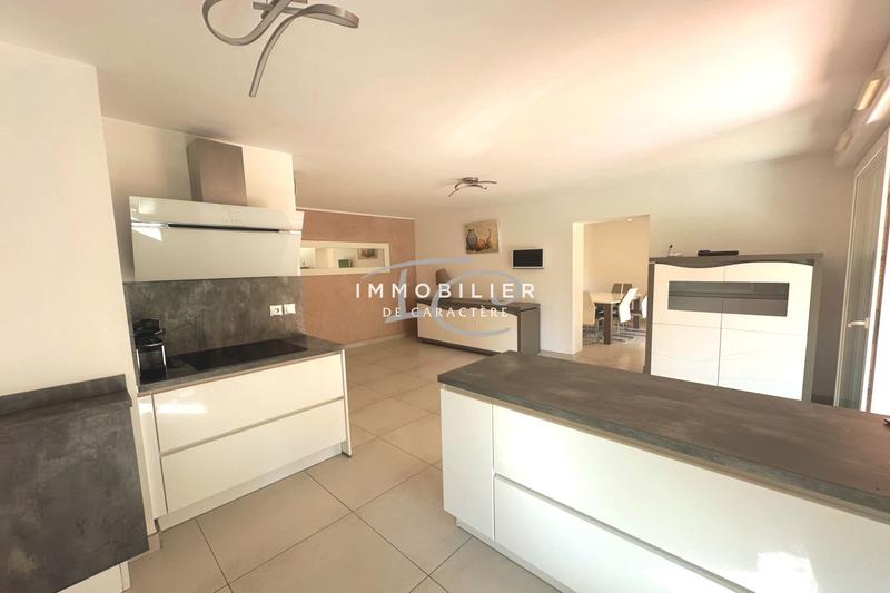 Appartement - 80 m² - 3 pièces