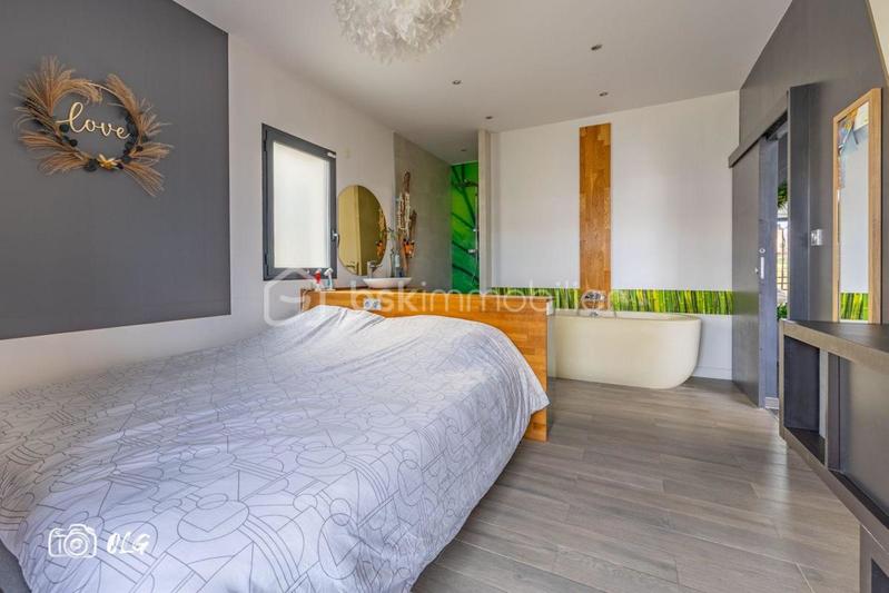 Maison - 208 m² - 6 pièces