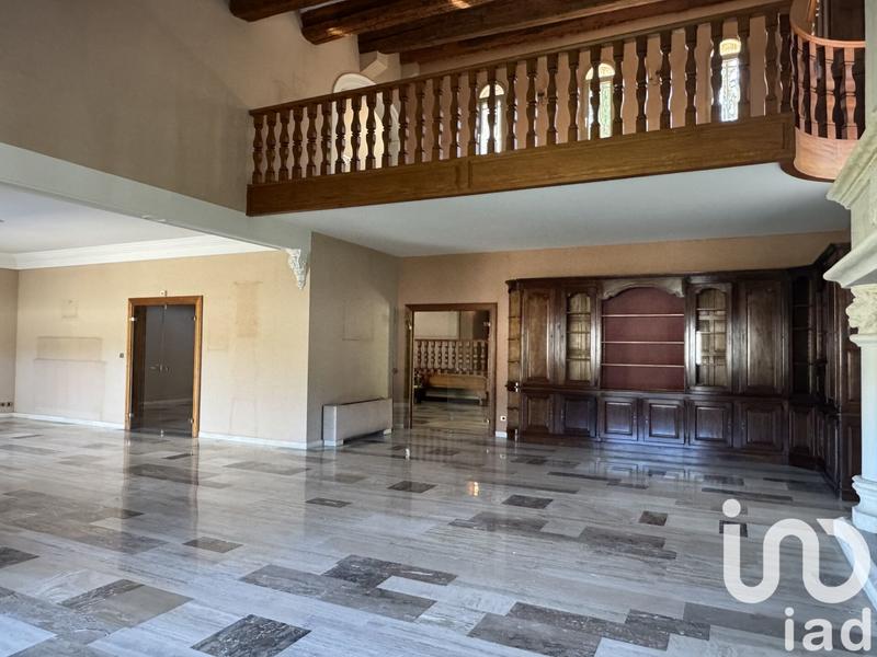 Maison - 390 m² - 8 pièces