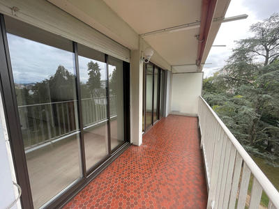 Appartement - 75 m² - 3 pièces