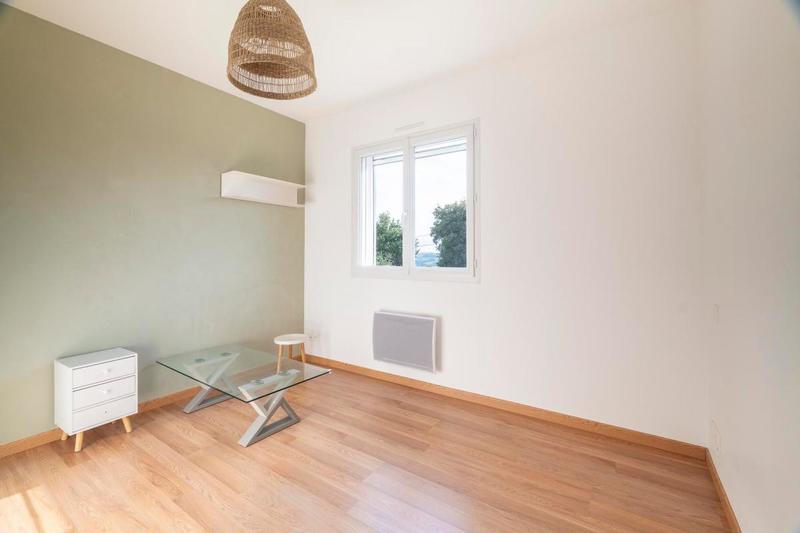 Maison - 99 m² - 4 pièces