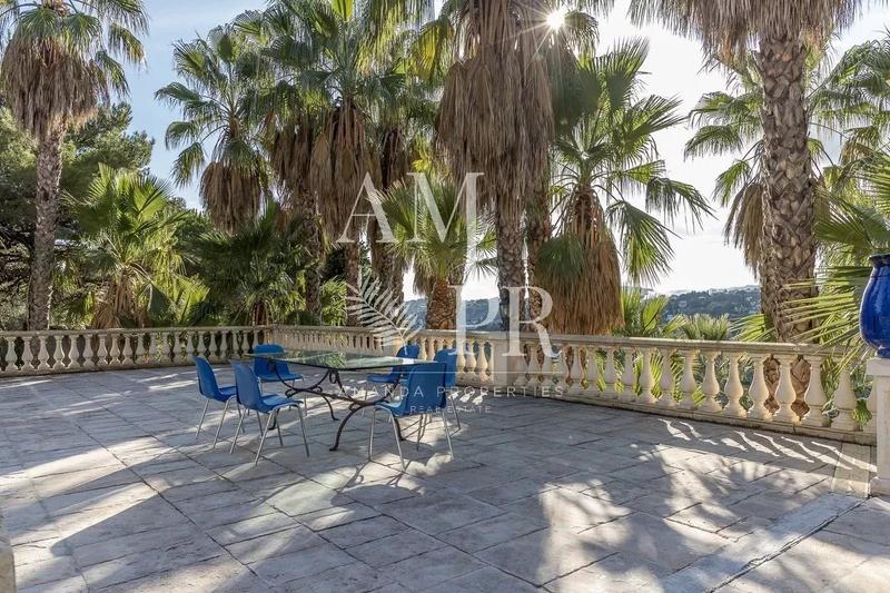 Villa - 518 m² - 10 pièces