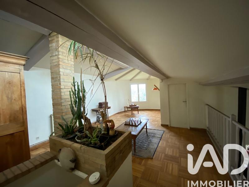 Maison - 212 m² - 9 pièces