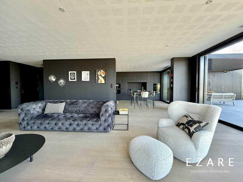 Maison - 232 m² - 6 pièces