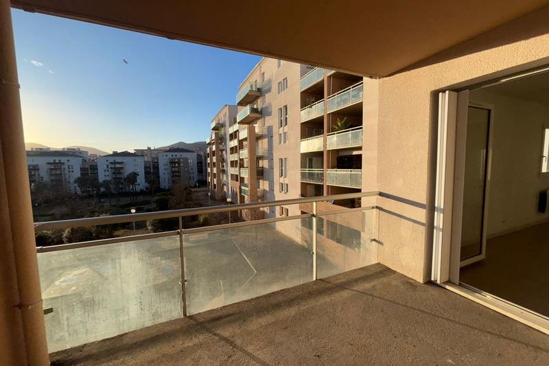 Appartement - 86 m² - 4 pièces