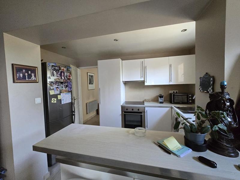 Maison - 215 m² - 9 pièces