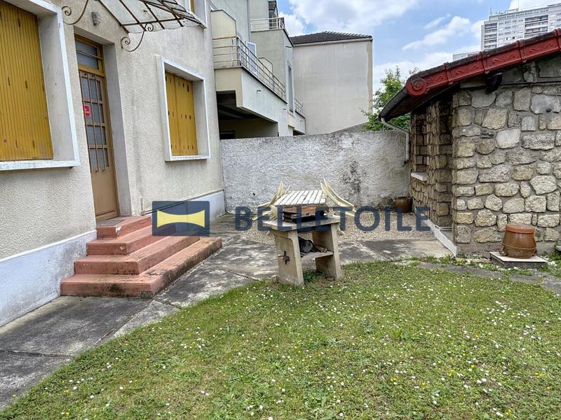 Pavillon - 238 m² - 6 pièces