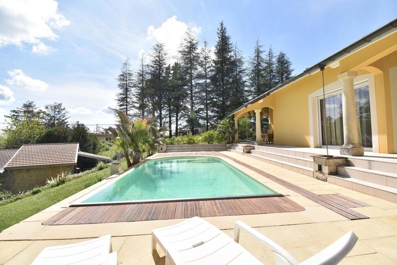 Villa - 240 m² - 6 pièces