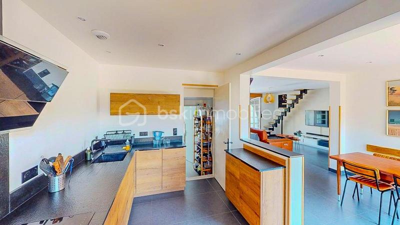 Maison - 140 m² - 7 pièces