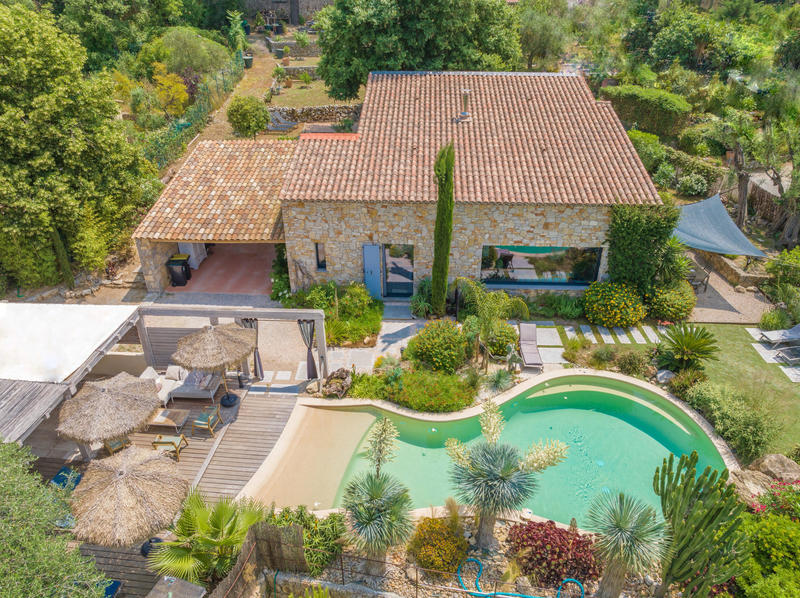 Villa - 220 m² - 5 pièces