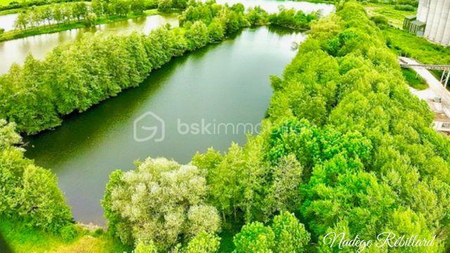 Terrain de loisirs - 24 437 m²