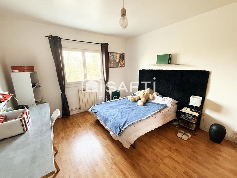 Maison - 210 m² - 8 pièces