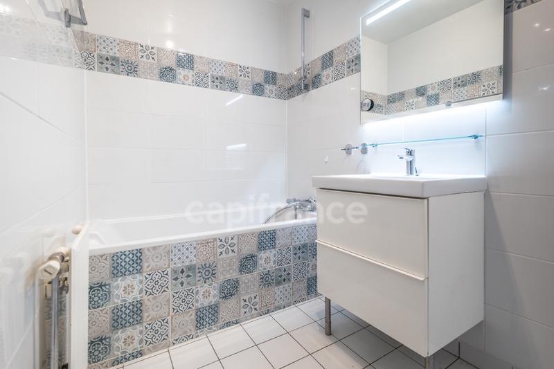 Appartement - 80 m² - 4 pièces